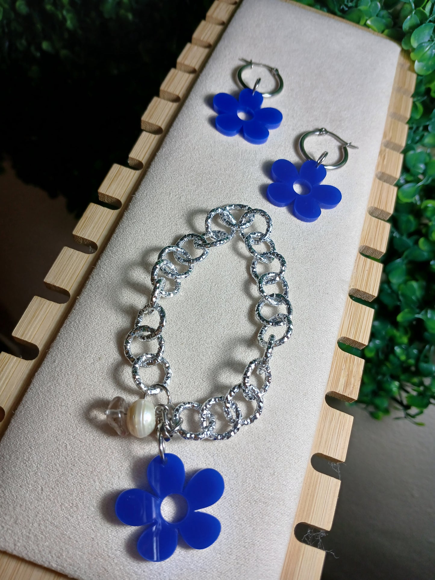 Flowers sets and Bracelets