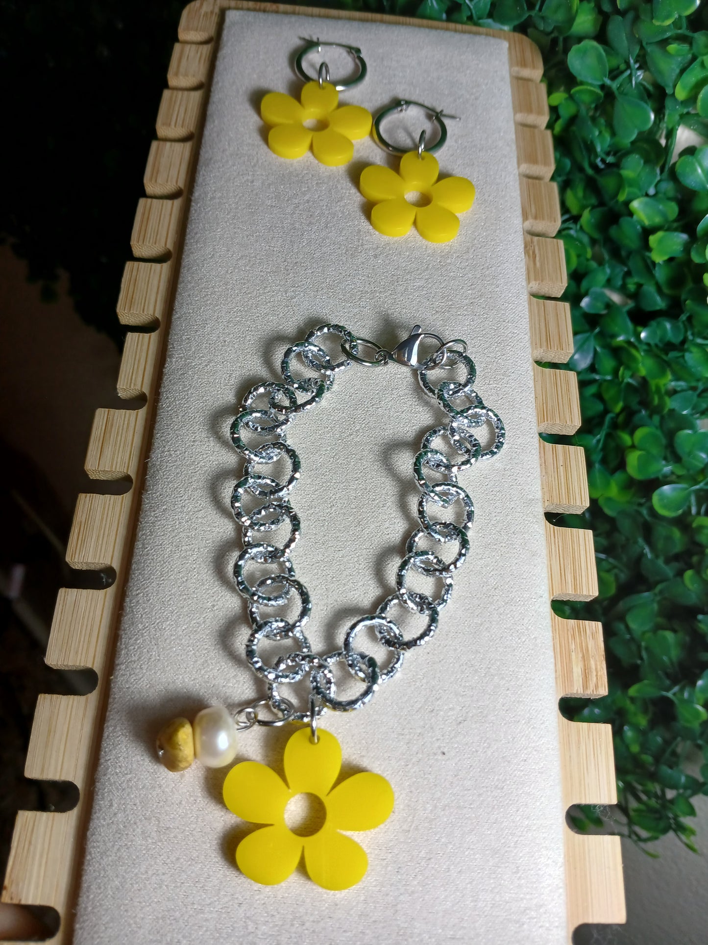 Flowers sets and Bracelets