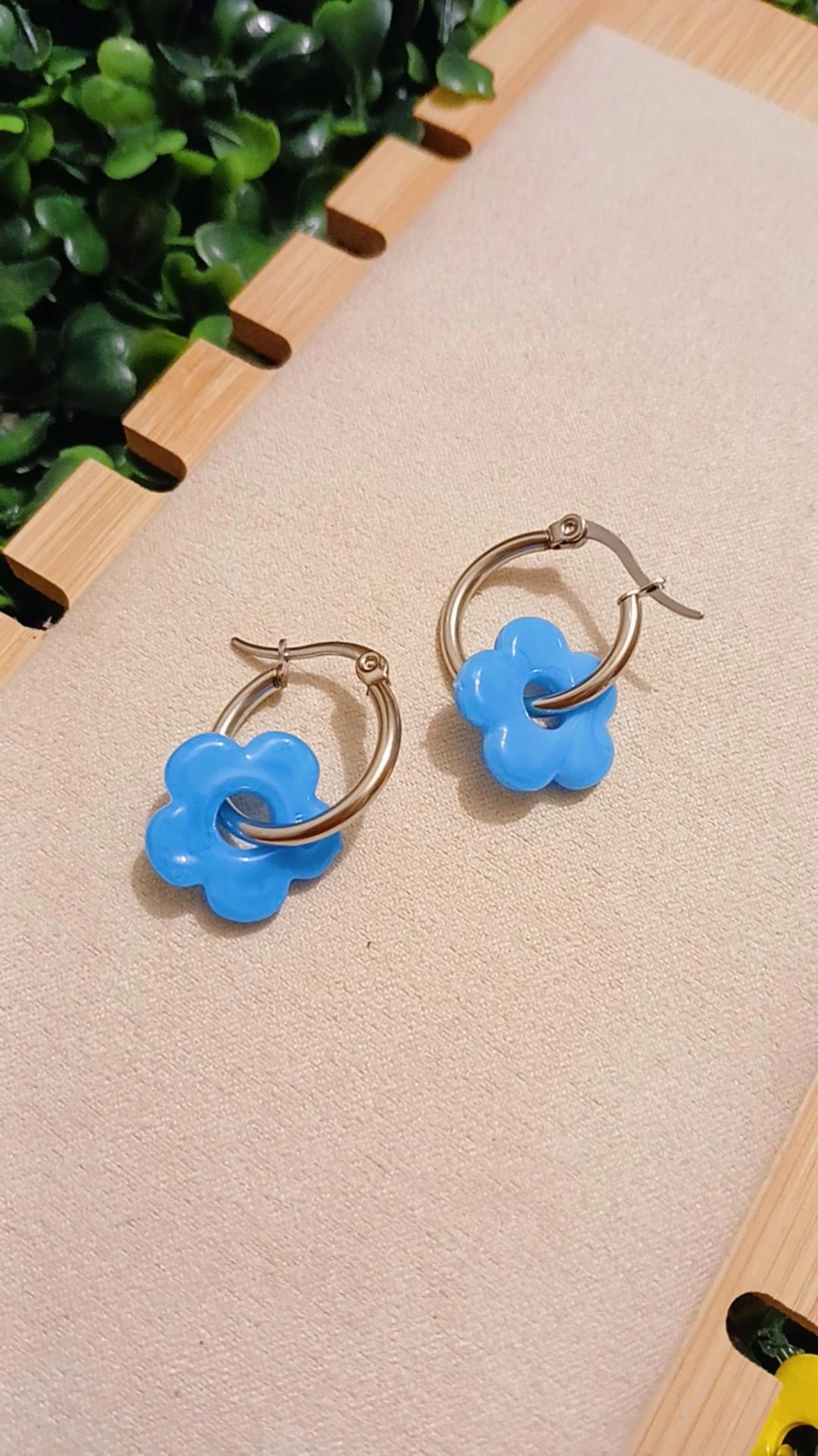 Yet Flower Earing