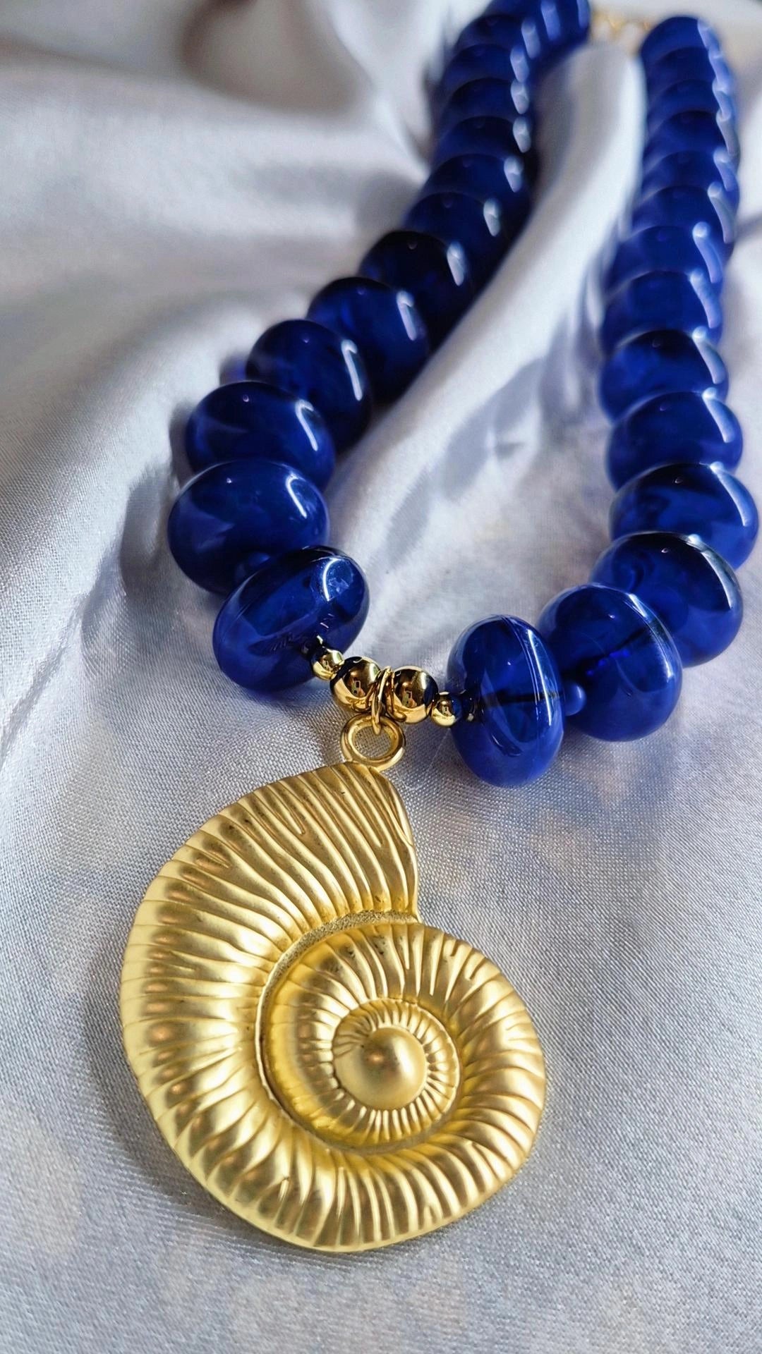 Caracol Nacklace