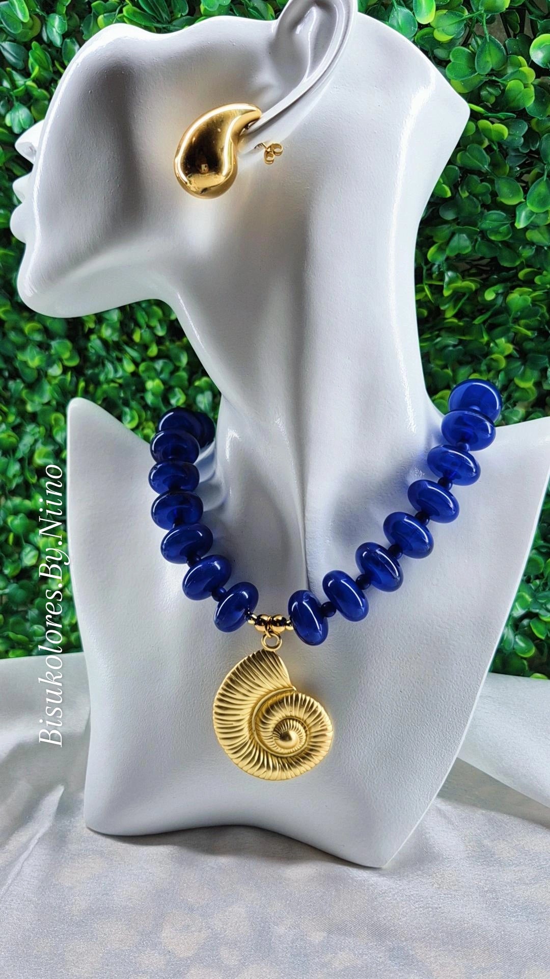 Caracol Nacklace