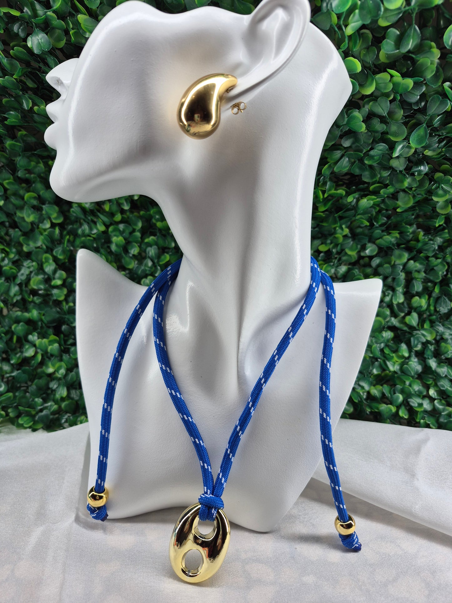 Gucci Nacklace.