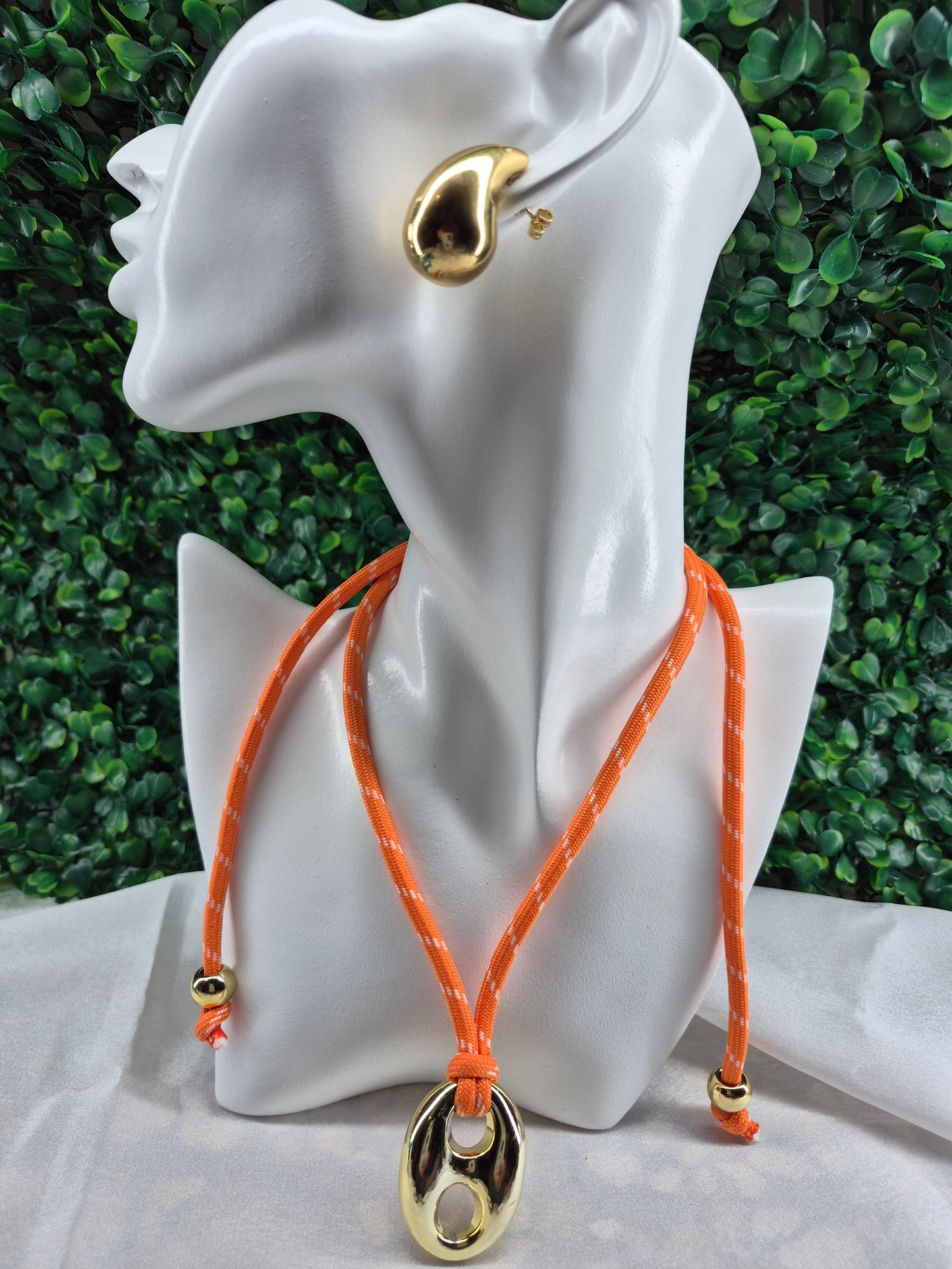Gucci Nacklace.