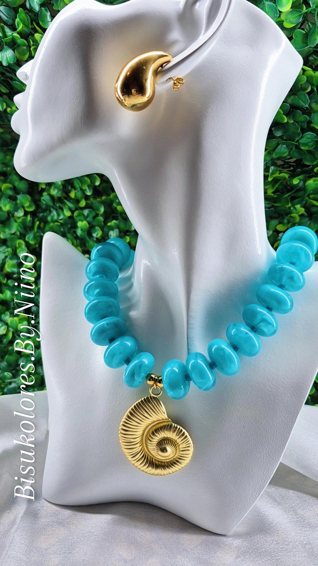 Caracol Nacklace